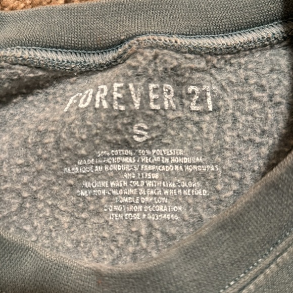 Crewneck - Picture 3 of 3